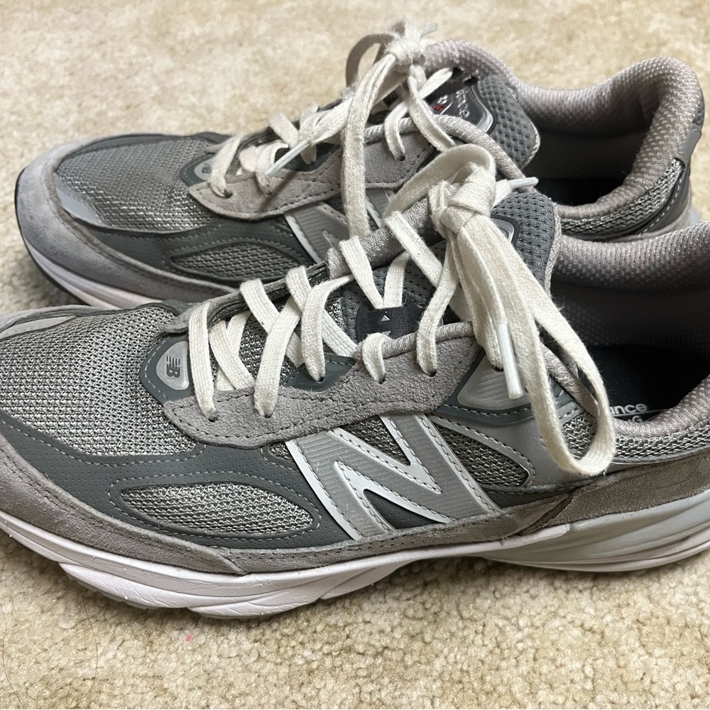New balance 990 v6 women’s size 10 grey, running shoe.